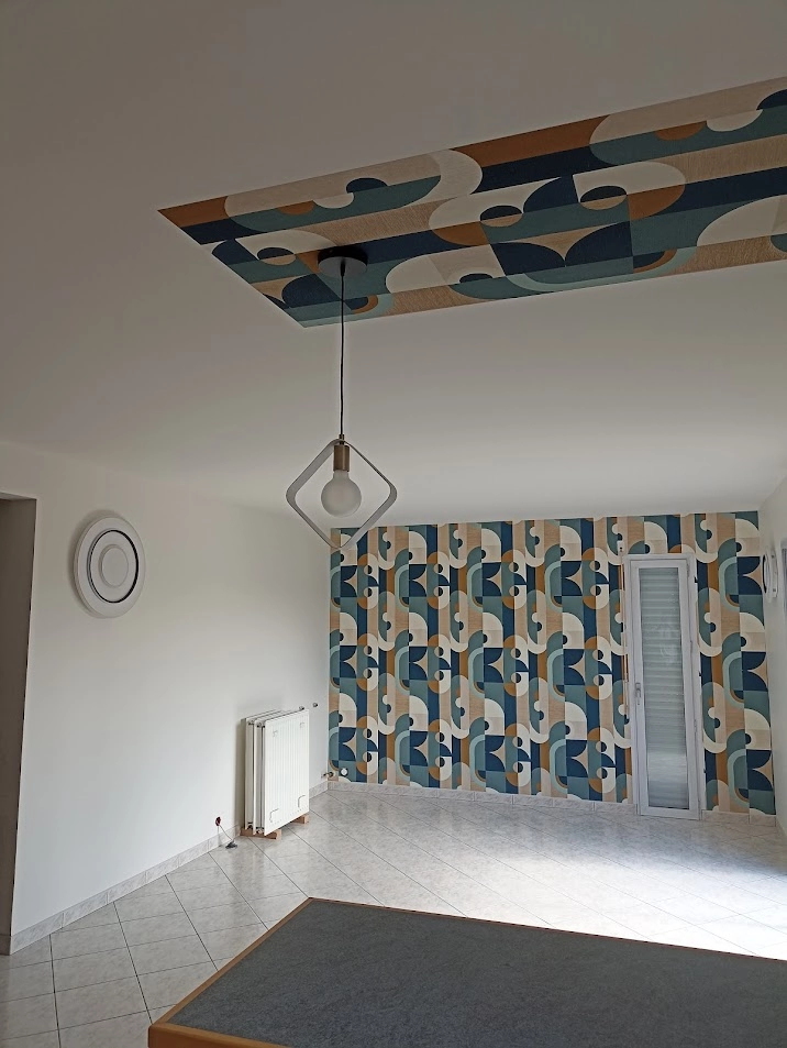 Papier peint – pose de papier peint décoratif motifs géométriques – Ramboz Le Peintre – Cholet