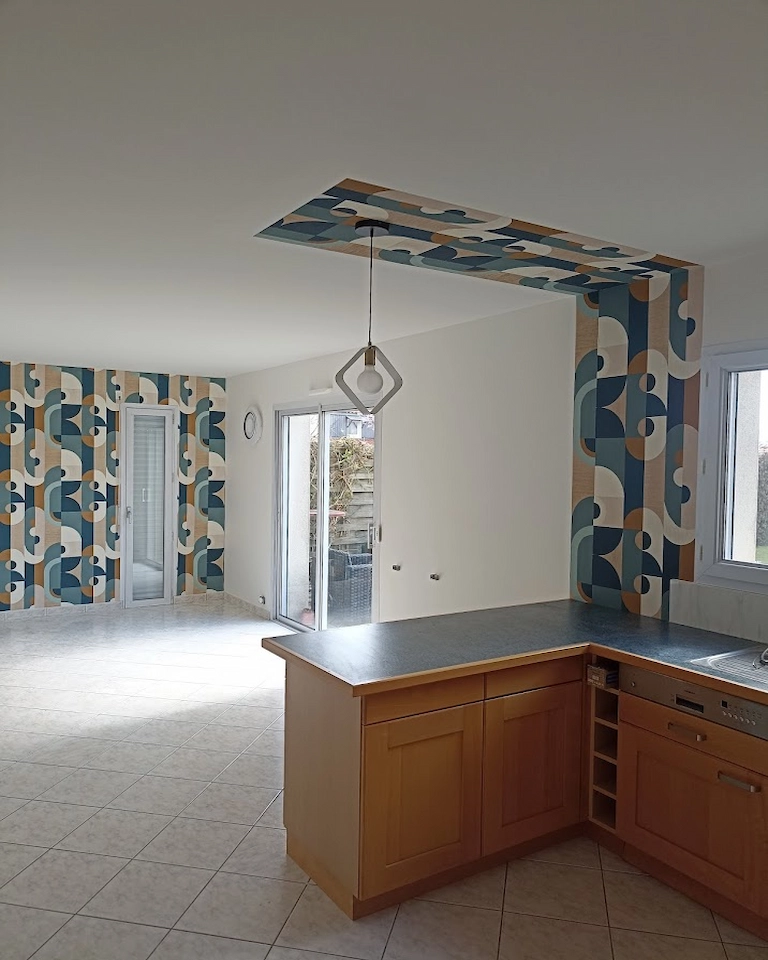 Tapisserie revêtement – pose de papier peint décoratif motifs géométriques – Ramboz Le Peintre – Cholet